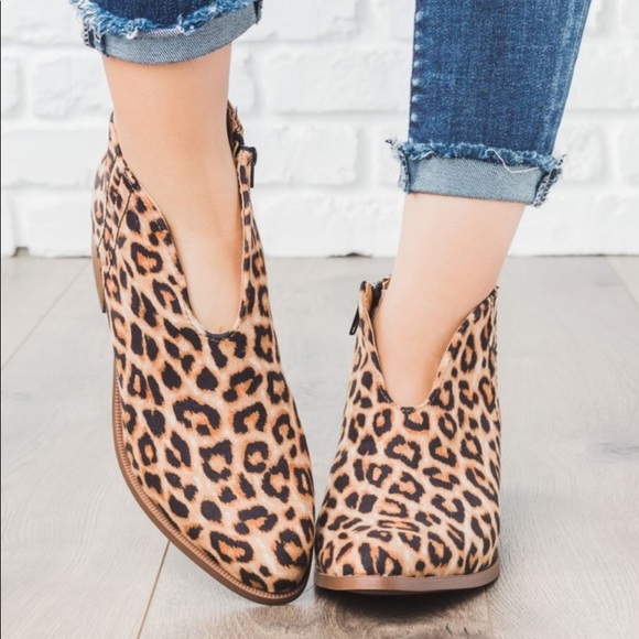 1 left! Qupid Cheetah U front cut heeled Bootie - Picture 4 of 7